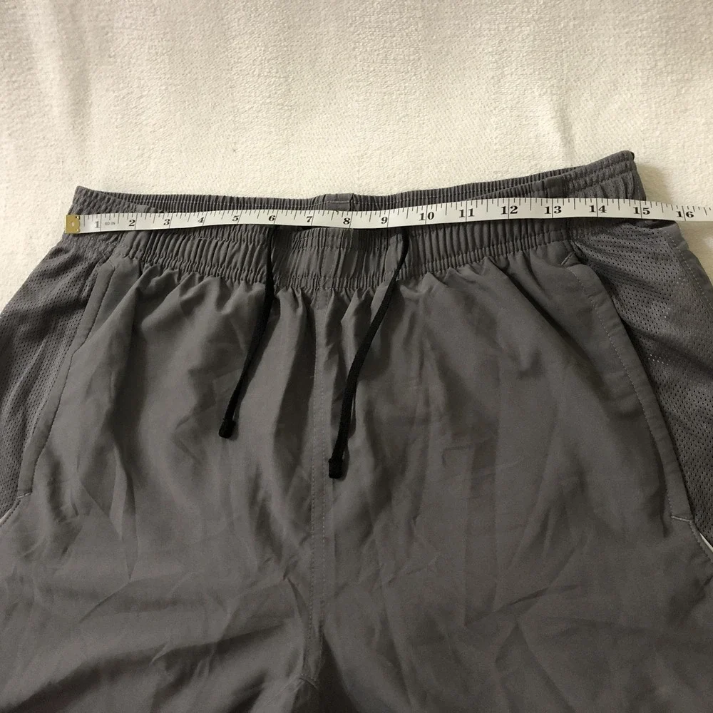 Under Armour Shorts Mens Large Gray HeatGear Lined 9 Inseam Running Gym